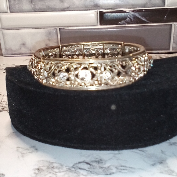 Filagree and Scroll Multi- tone and Rhinestone Stretch Bracelet - Picture 8 of 9
